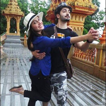 Danish Taimoor and Ayeza Khan enjoying their Honeymoon in Thailand