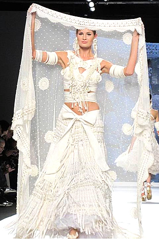 Rizwan Beyg's collection at Milan Fashion Week 2010