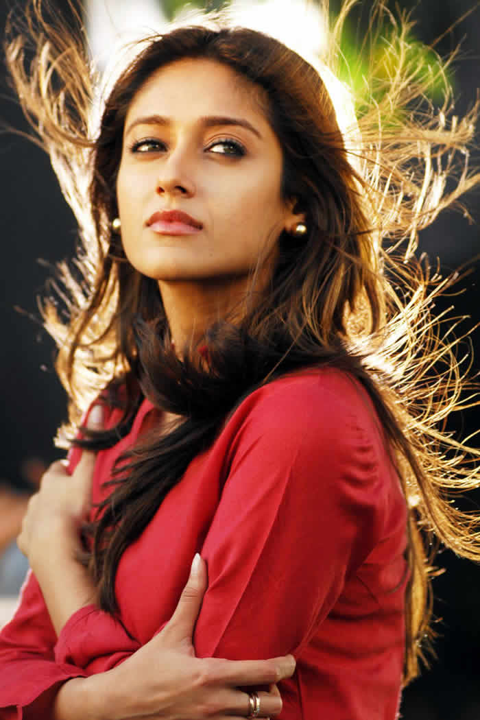 ileana d'cruz red dress